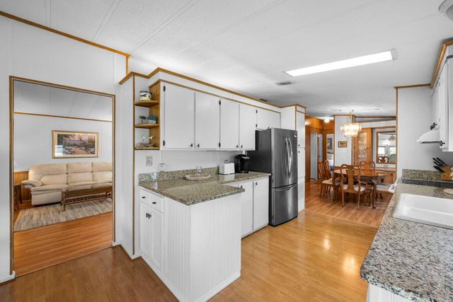 7894 SE Saratoga Drive E, Hobe Sound, FL 33455