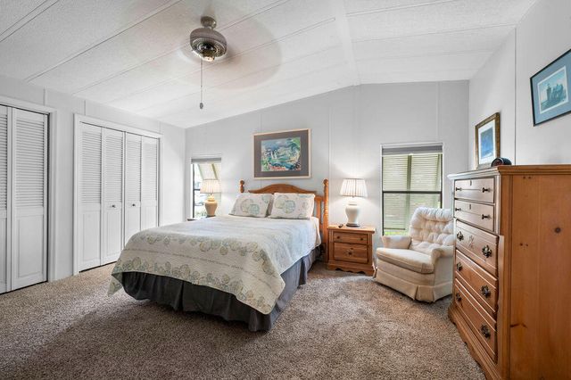 7894 SE Saratoga Drive E, Hobe Sound, FL 33455