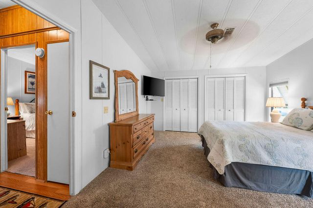 7894 SE Saratoga Drive E, Hobe Sound, FL 33455