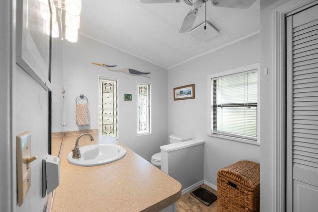 7894 SE Saratoga Drive E, Hobe Sound, FL 33455