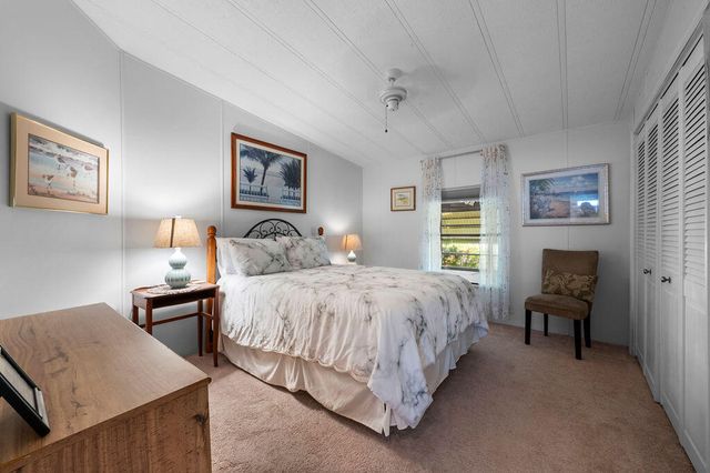 7894 SE Saratoga Drive E, Hobe Sound, FL 33455