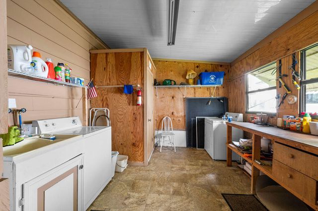 7894 SE Saratoga Drive E, Hobe Sound, FL 33455