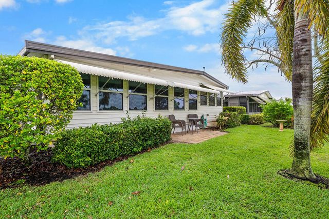7894 SE Saratoga Drive E, Hobe Sound, FL 33455