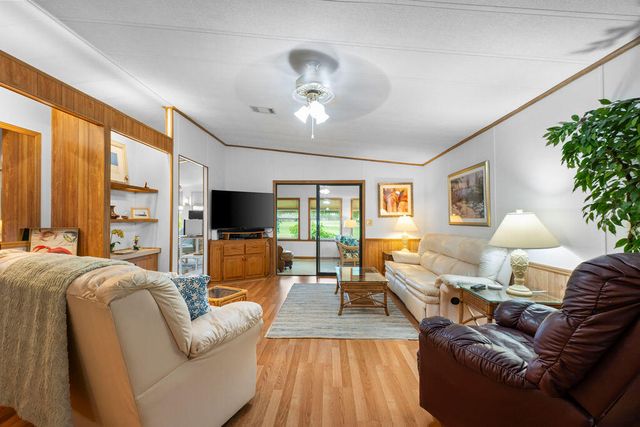 7894 SE Saratoga Drive E, Hobe Sound, FL 33455