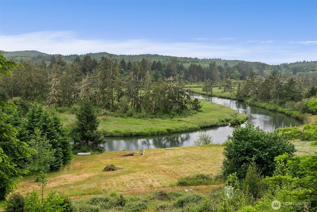 1508 Bloomhardt Road, Raymond, WA 98577