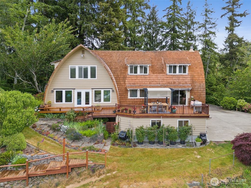 1508 Bloomhardt Road, Raymond, WA 98577