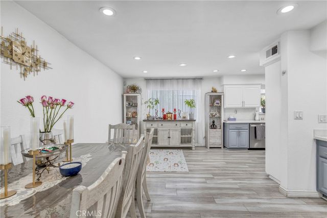 9000 Vanalden, Northridge, CA 91324