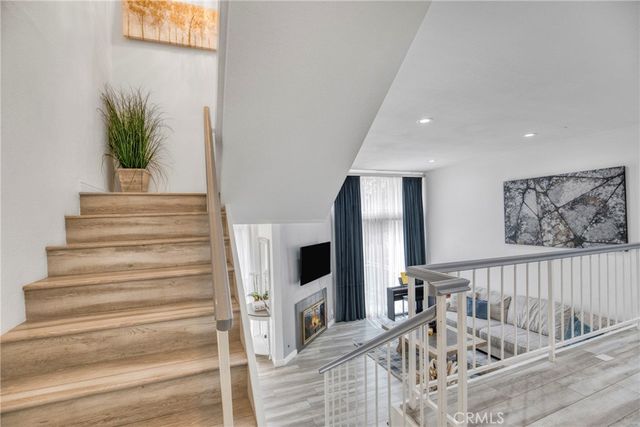 9000 Vanalden, Northridge, CA 91324