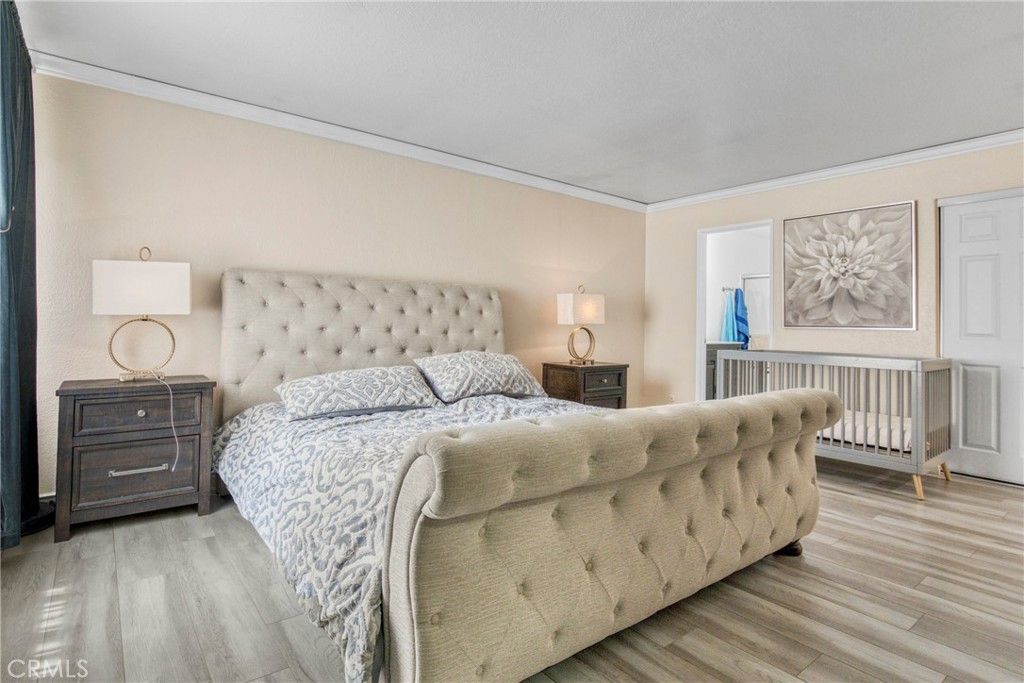 Image 10 of property listing at 9000 Vanalden, Northridge, CA 91324