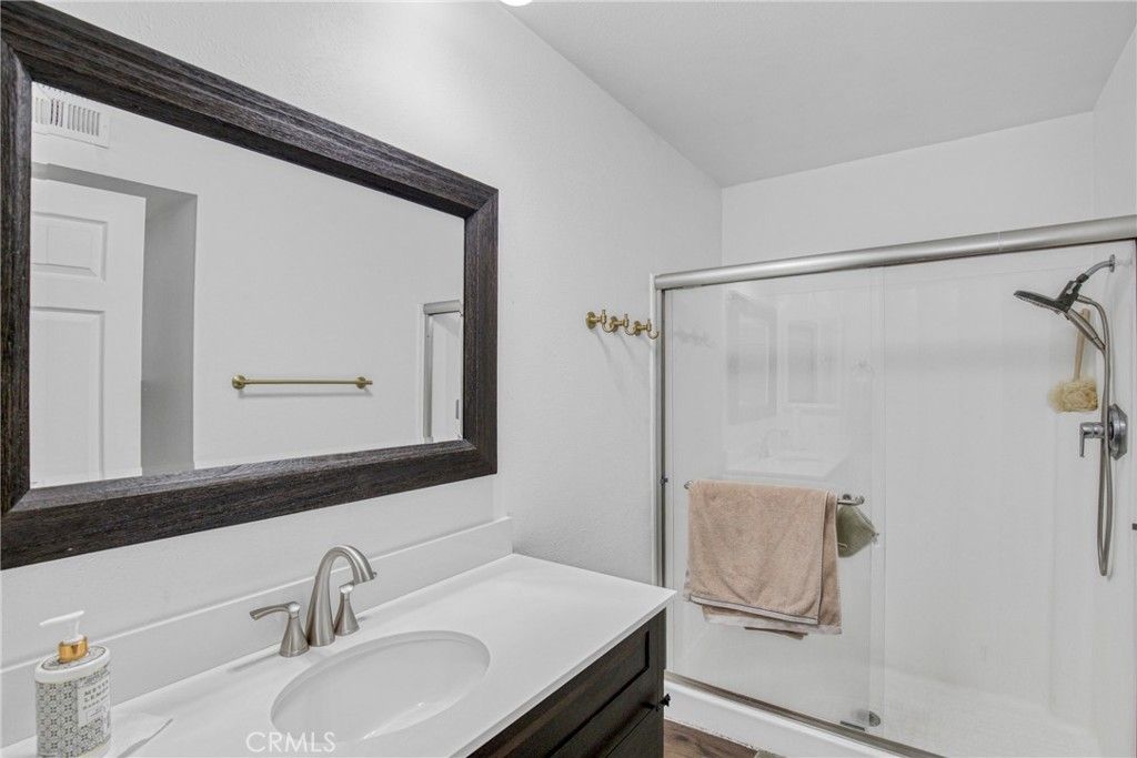 Image 12 of property listing at 9000 Vanalden, Northridge, CA 91324