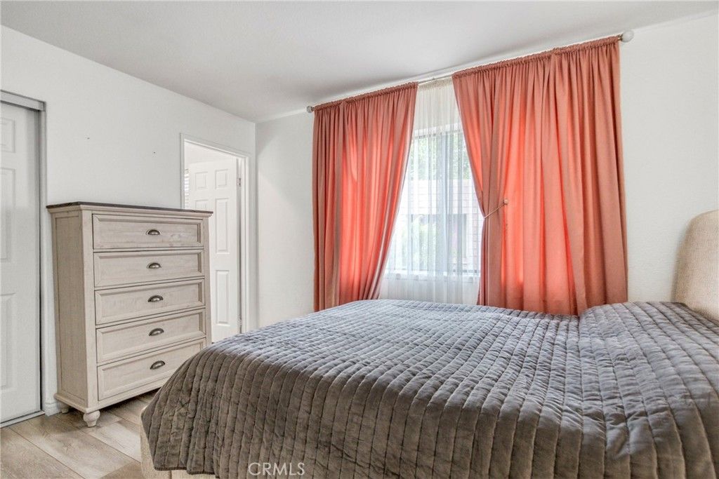 Image 14 of property listing at 9000 Vanalden, Northridge, CA 91324