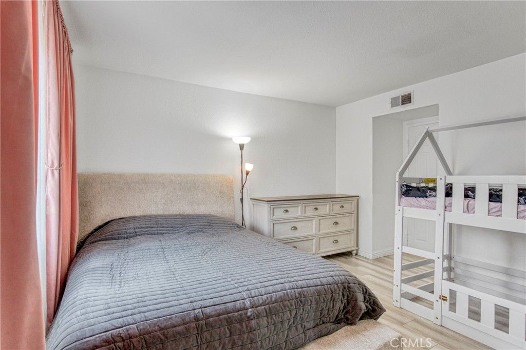 Image 16 of property listing at 9000 Vanalden, Northridge, CA 91324