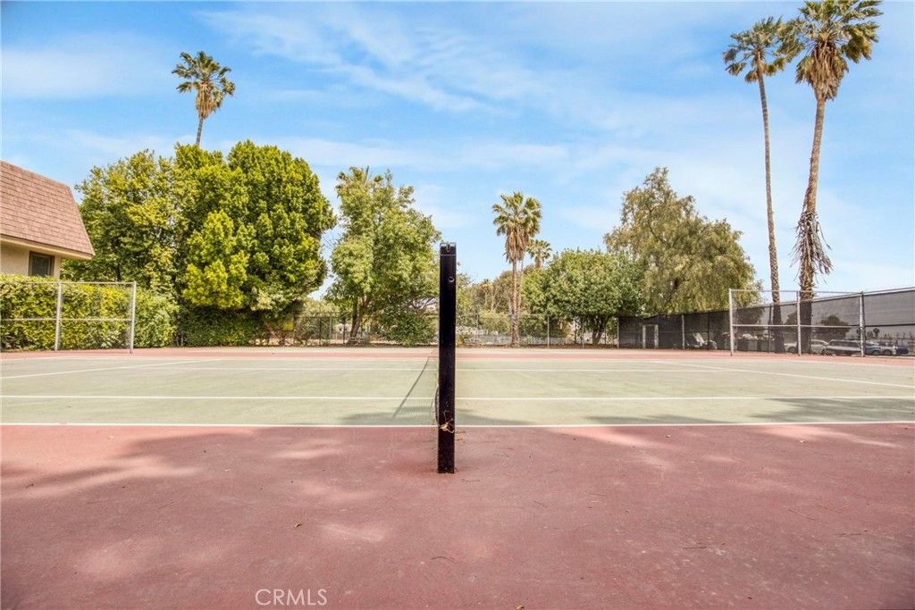 Image 19 of property listing at 9000 Vanalden, Northridge, CA 91324