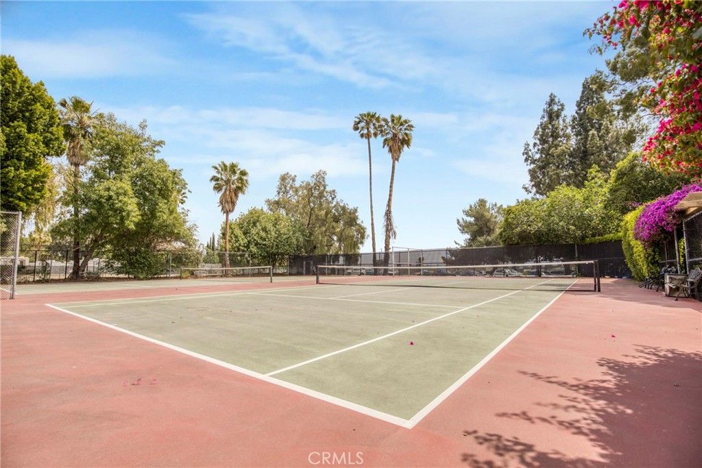 Image 20 of property listing at 9000 Vanalden, Northridge, CA 91324