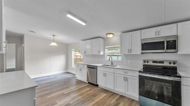 4910 ROLLINGLEN LOOP E, Lakeland, FL 33810