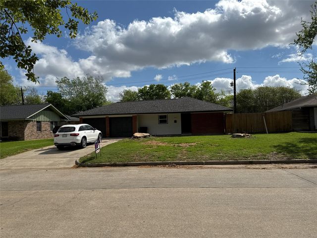 8733 Lugary Drive, Houston, TX 77074