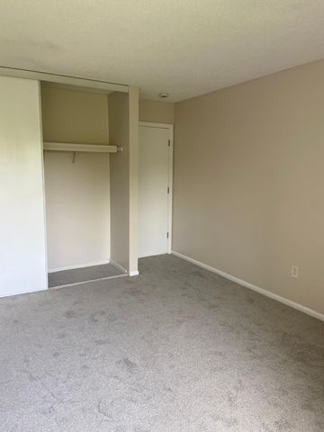 4110 Rahn Road 323, Eagan, MN 55122