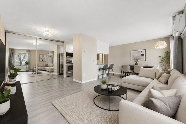 4110 Rahn Road 323, Eagan, MN 55122
