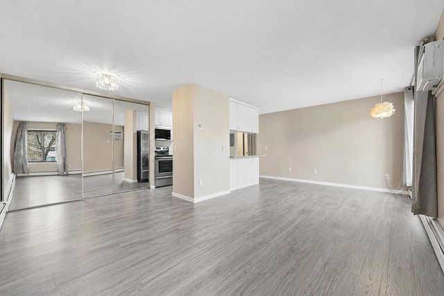 4110 Rahn Road 323, Eagan, MN 55122