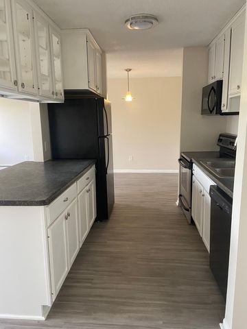 4110 Rahn Road 323, Eagan, MN 55122