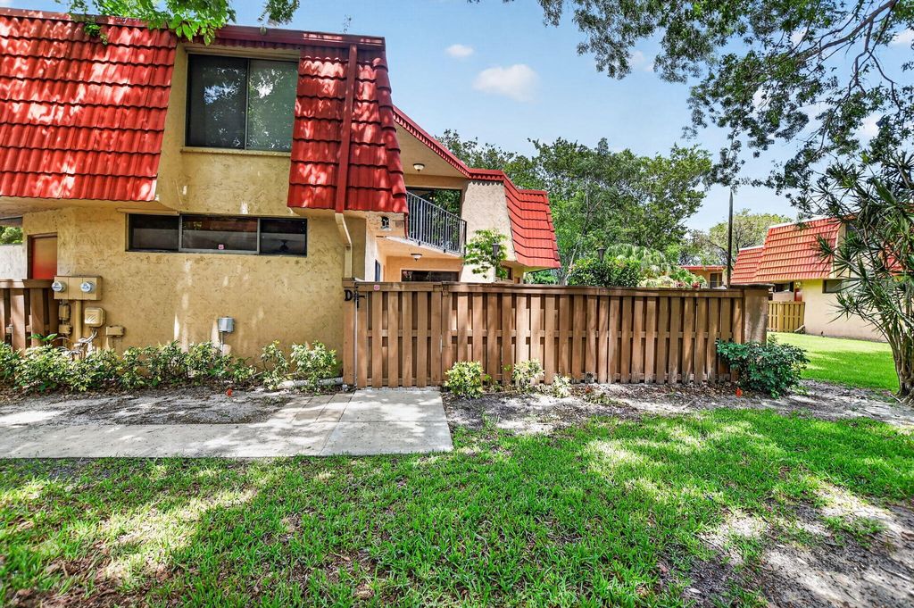 8099 Severn Drive D, Boca Raton, FL 33433