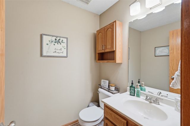 2504 NW Heritage Avenue, Ankeny, IA 50023