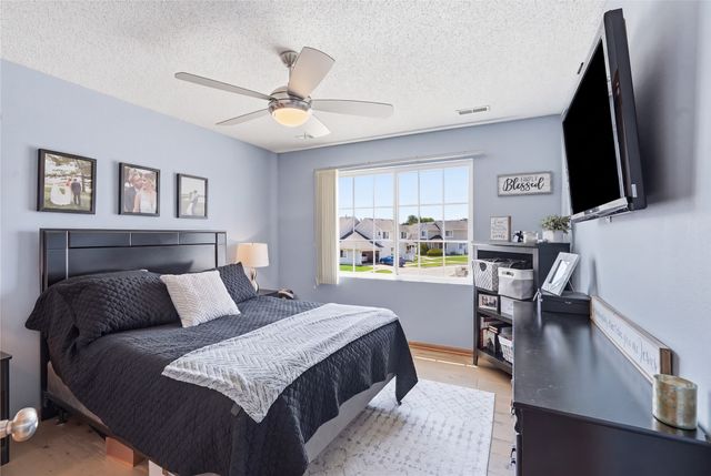 2504 NW Heritage Avenue, Ankeny, IA 50023