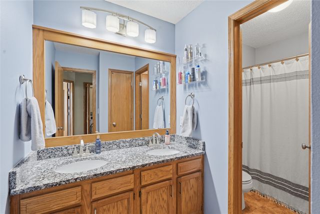 2504 NW Heritage Avenue, Ankeny, IA 50023