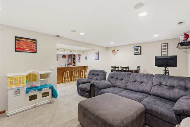 2504 NW Heritage Avenue, Ankeny, IA 50023