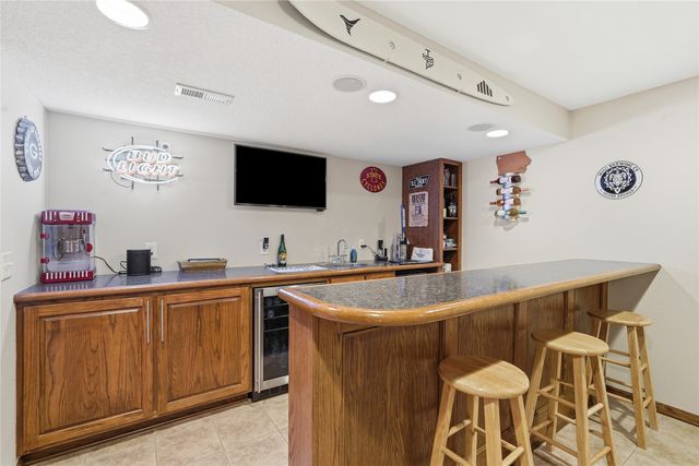 2504 NW Heritage Avenue, Ankeny, IA 50023