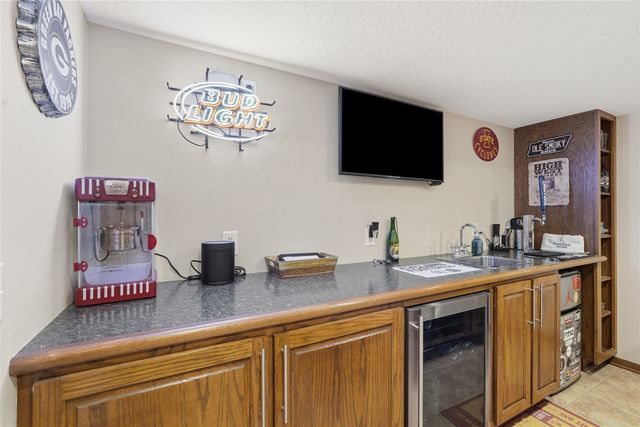 2504 NW Heritage Avenue, Ankeny, IA 50023