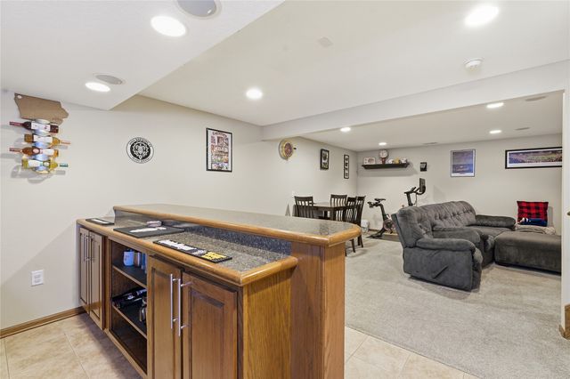 2504 NW Heritage Avenue, Ankeny, IA 50023