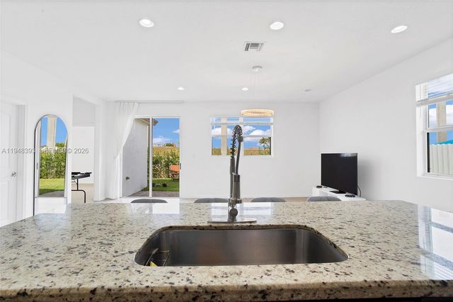 27440 SW 135th Ave Rd, Homestead, FL 33032