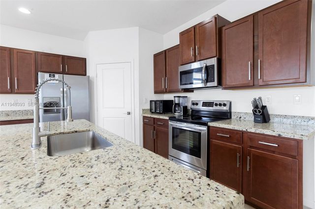 27440 SW 135th Ave Rd, Homestead, FL 33032