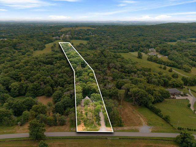 971 Palmer Rd, Lebanon, TN 37090