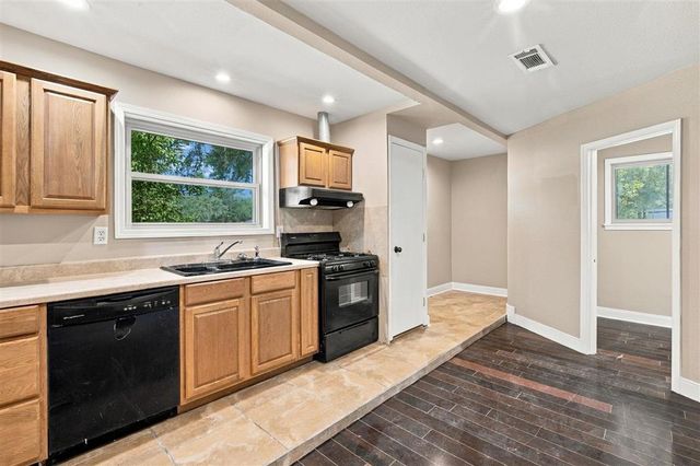 330 Arlington Drive, Lake Charles, LA 70605