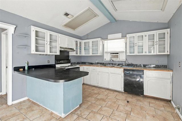 330 Arlington Drive, Lake Charles, LA 70605