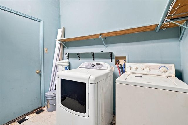 330 Arlington Drive, Lake Charles, LA 70605