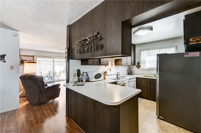 4130 Royalhill Avenue, Las Vegas, NV 89121