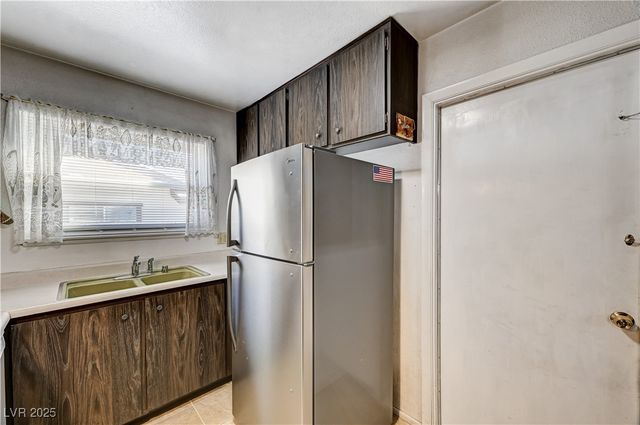 4130 Royalhill Avenue, Las Vegas, NV 89121