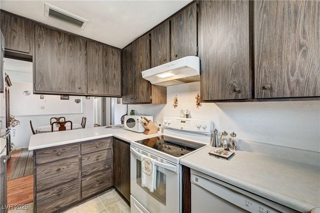 4130 Royalhill Avenue, Las Vegas, NV 89121