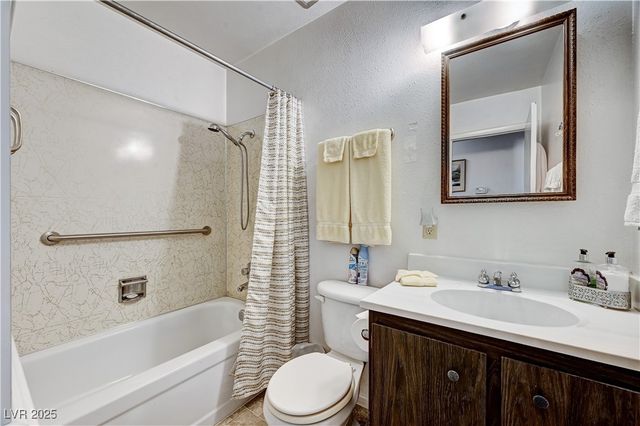 4130 Royalhill Avenue, Las Vegas, NV 89121