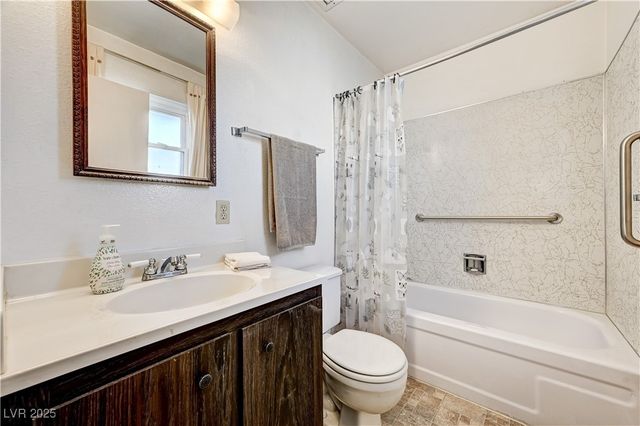 4130 Royalhill Avenue, Las Vegas, NV 89121