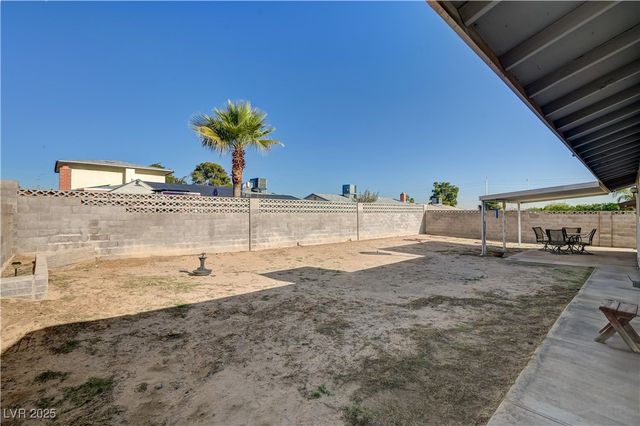 4130 Royalhill Avenue, Las Vegas, NV 89121