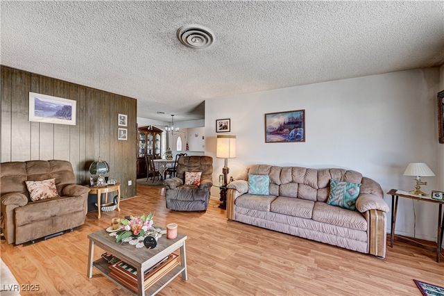 4130 Royalhill Avenue, Las Vegas, NV 89121