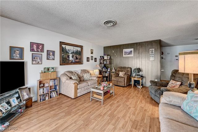 4130 Royalhill Avenue, Las Vegas, NV 89121