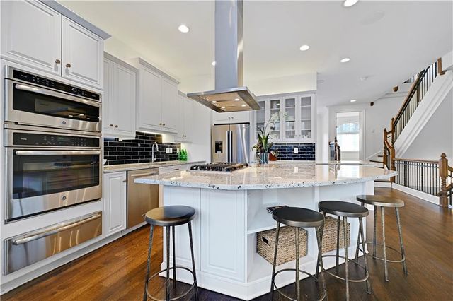 202 W 50th Street, Kansas City, MO 64112