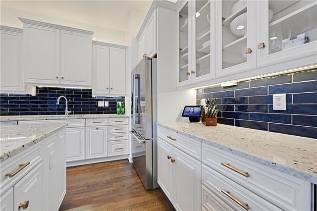 202 W 50th Street, Kansas City, MO 64112