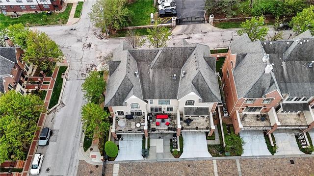 202 W 50th Street, Kansas City, MO 64112