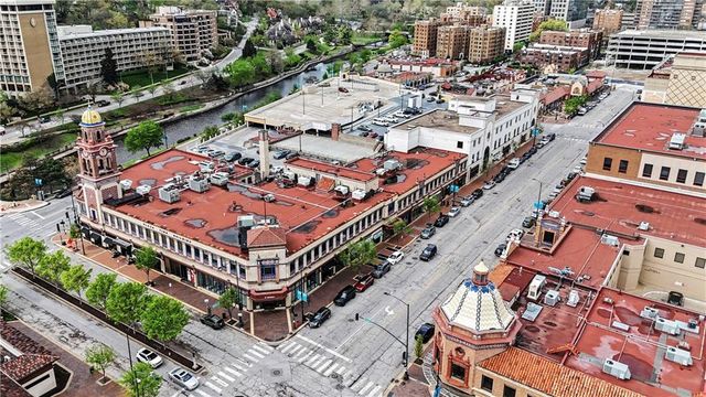 202 W 50th Street, Kansas City, MO 64112